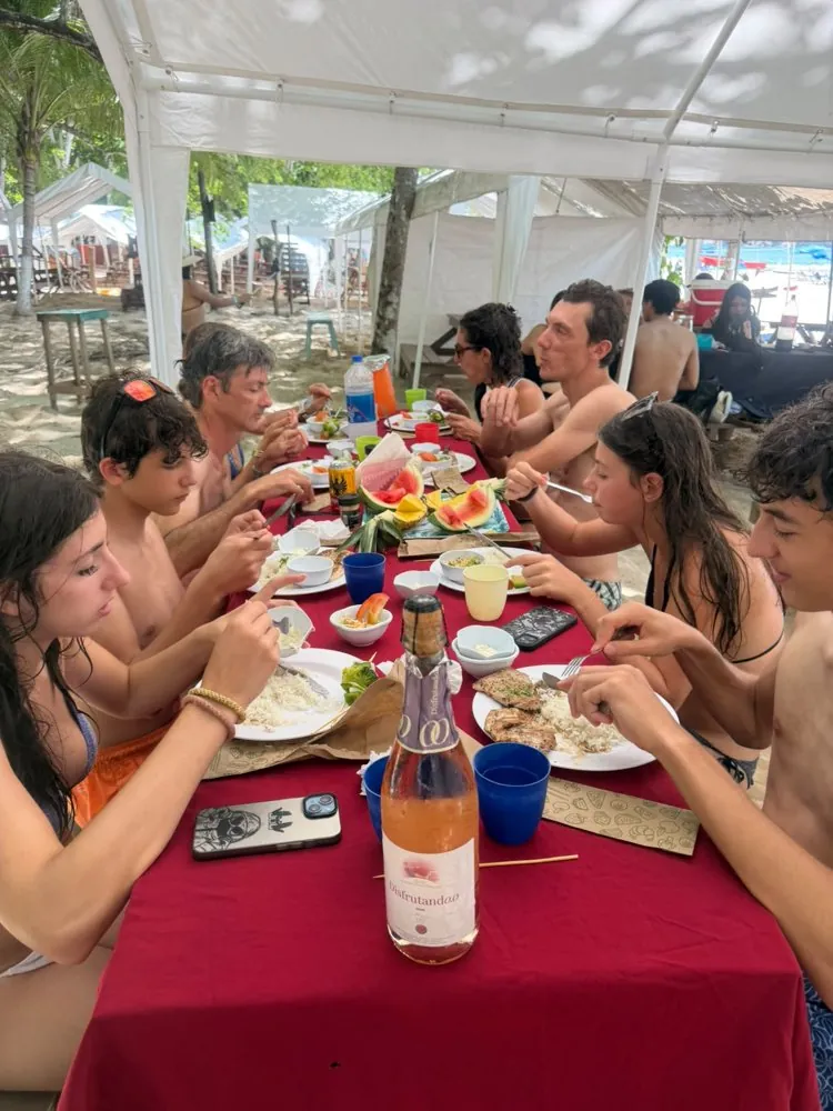 Beach lunch with fresh fruit on the Isla Tortuga tour